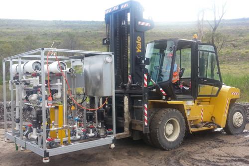 The pilot-scale FDFO desalination plant being installed. Picture supplied by the research team The pilot-scale FDFO desalination plant being installed.